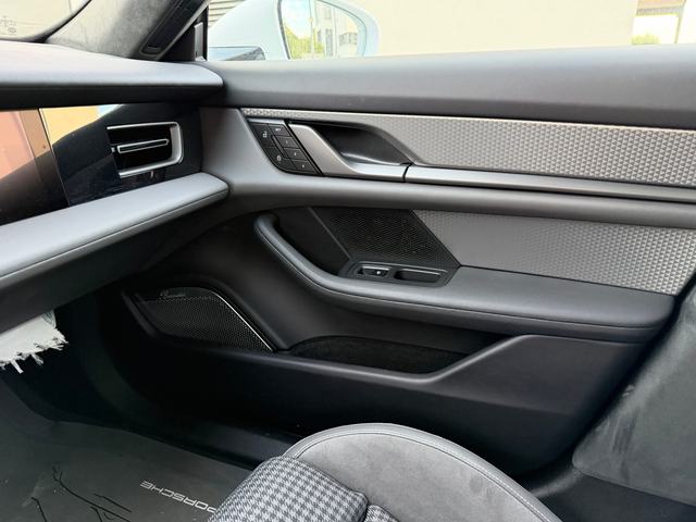 Porsche Taycan Turbo S Sport Turismo – Innenraum, Bild 18 von 24